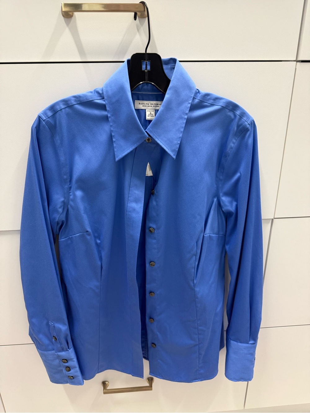 Banana Republic woman’s button down NO IRON Dress Shirt